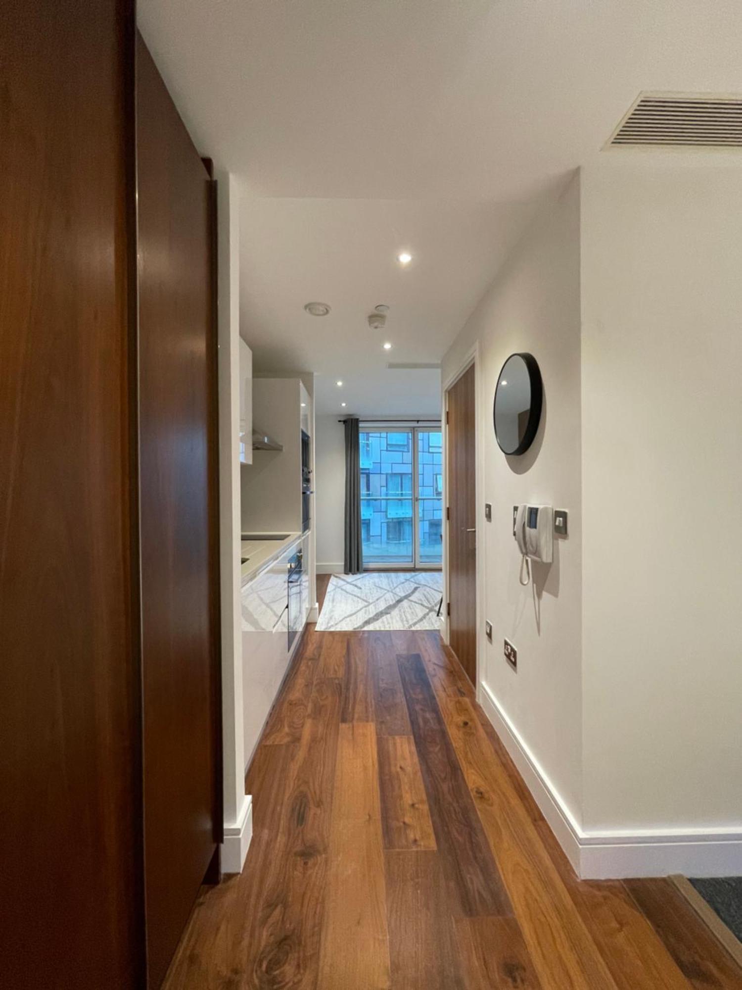 In Canary Wharf Apartament